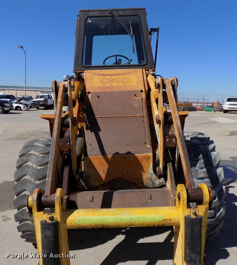 image for item DE7631 1976 Case W18 wheel loader