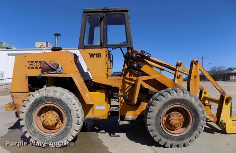 image for item DE7631 1976 Case W18 wheel loader