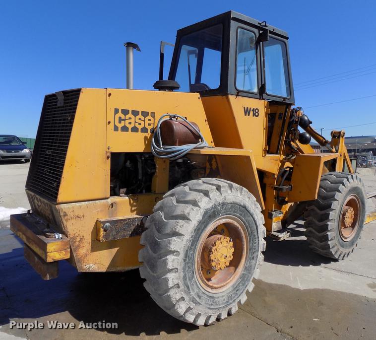 image for item DE7631 1976 Case W18 wheel loader