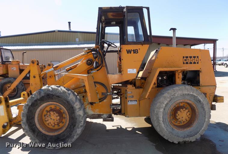 image for item DE7631 1976 Case W18 wheel loader