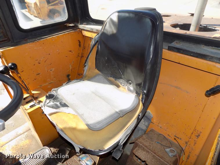 image for item DE7631 1976 Case W18 wheel loader