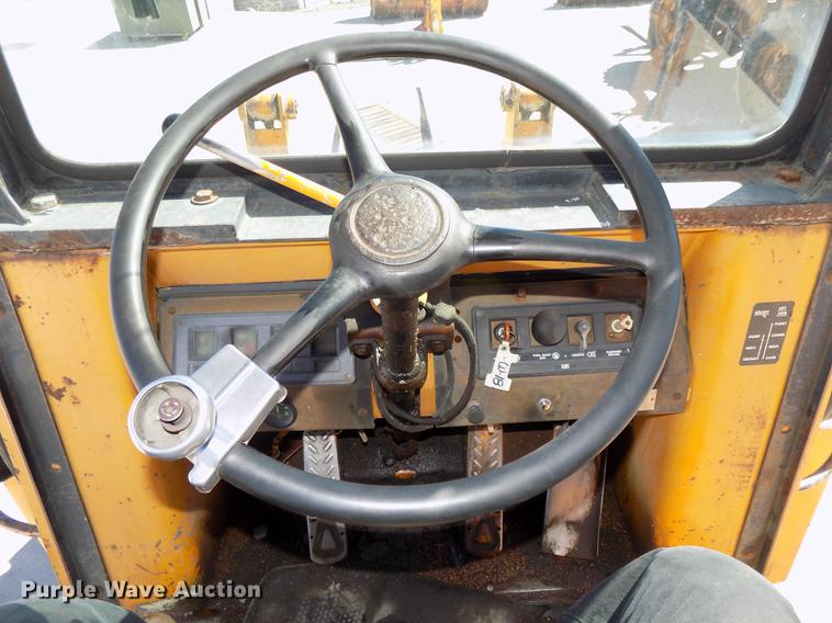 image for item DE7631 1976 Case W18 wheel loader