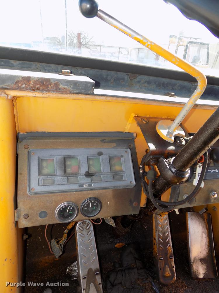 image for item DE7631 1976 Case W18 wheel loader