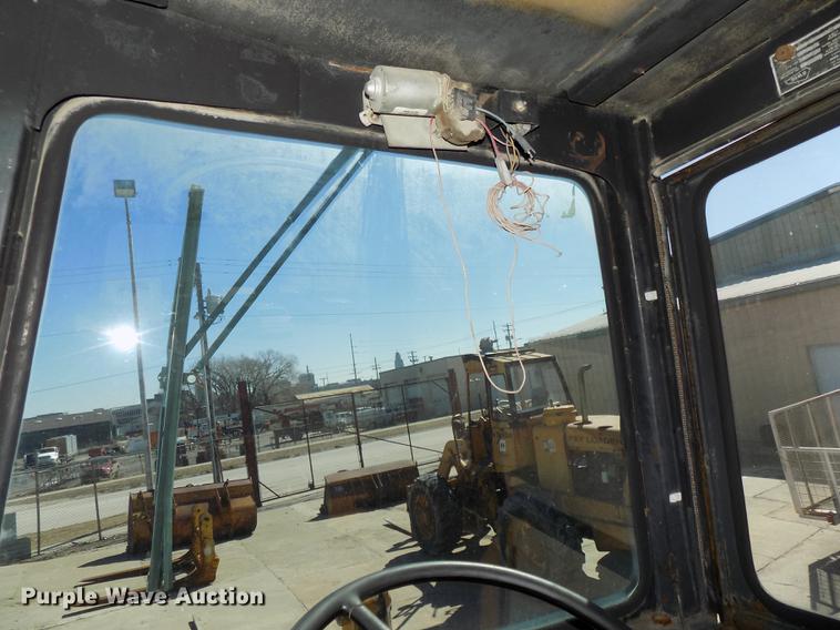 image for item DE7631 1976 Case W18 wheel loader