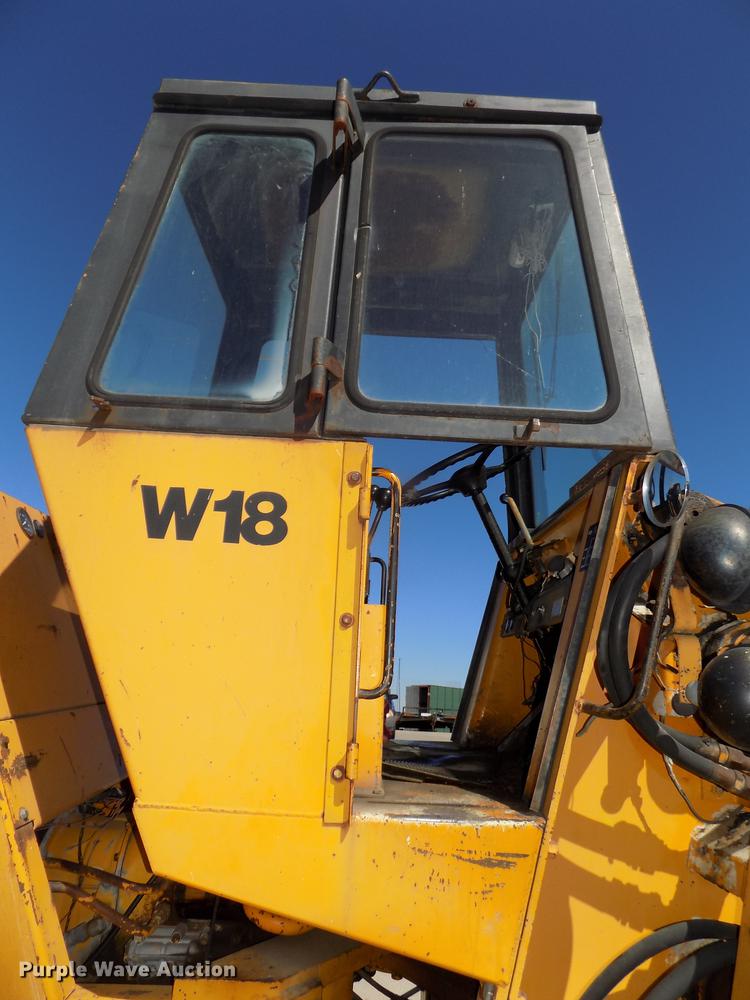 image for item DE7631 1976 Case W18 wheel loader
