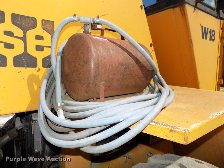 image for item DE7631 1976 Case W18 wheel loader