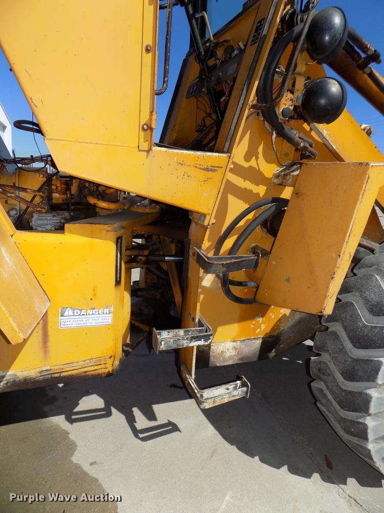 image for item DE7631 1976 Case W18 wheel loader