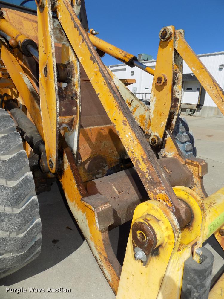 image for item DE7631 1976 Case W18 wheel loader