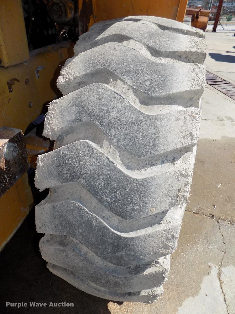 image for item DE7631 1976 Case W18 wheel loader