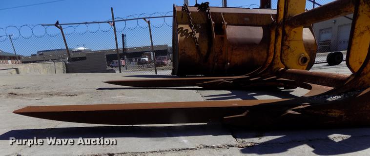 image for item DE7631 1976 Case W18 wheel loader