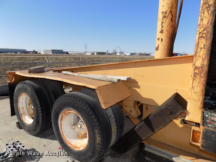 image for item DE7637 1993 RM Johnson E-Z Crusher