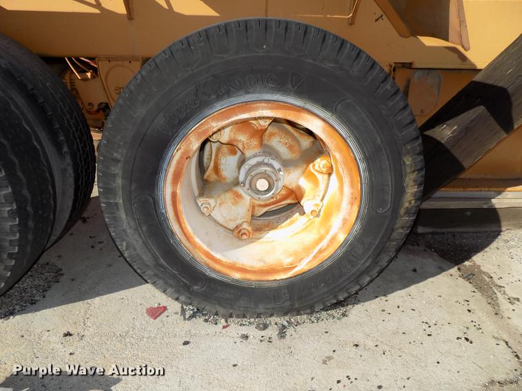 image for item DE7637 1993 RM Johnson E-Z Crusher