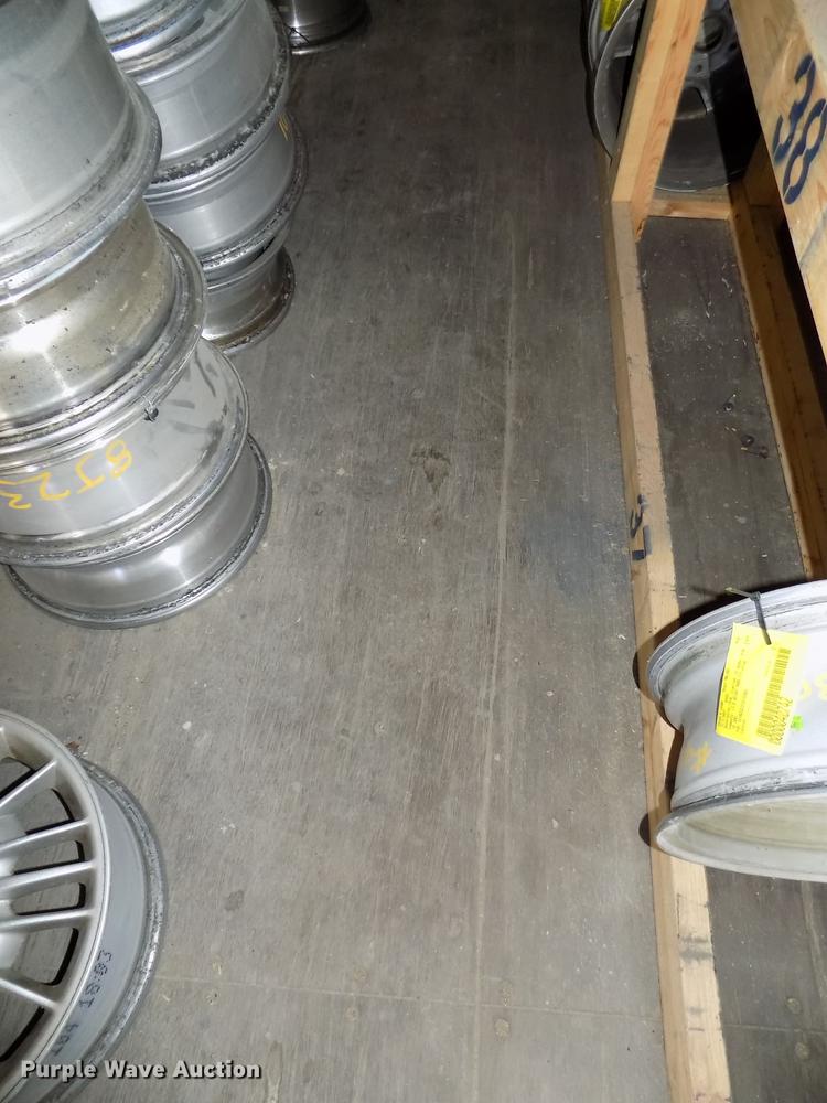 image for item DE7639 1996 Jindo storage container