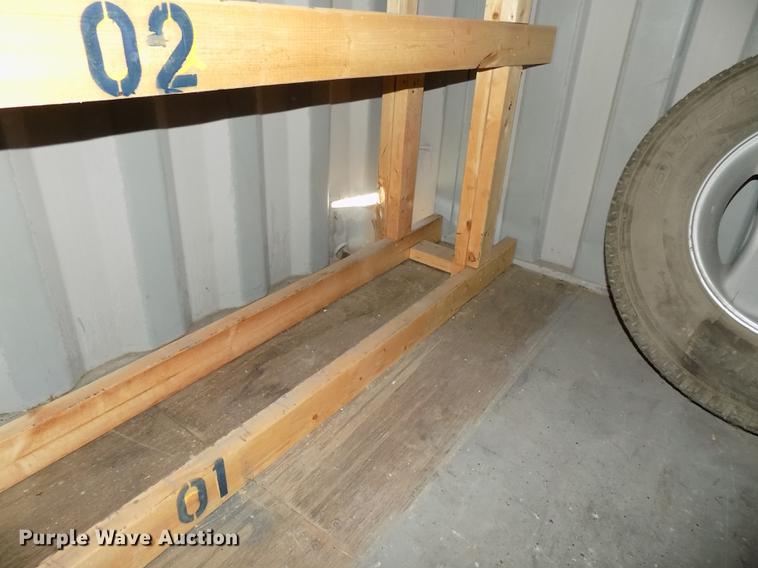 image for item DE7639 1996 Jindo storage container