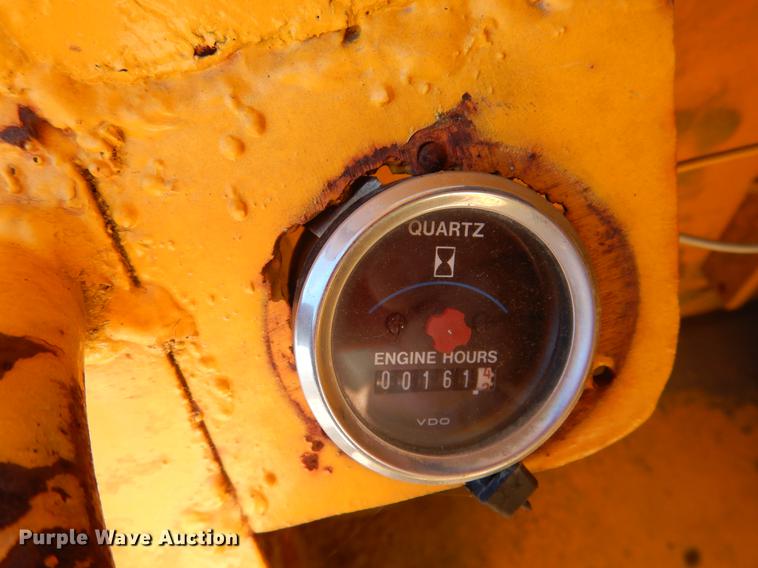 image for item DE8537 John Deere 762 water wagon