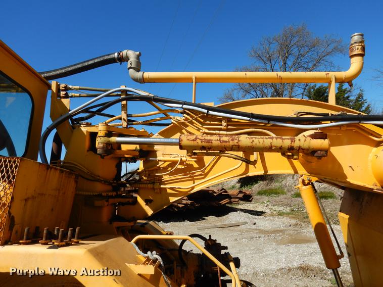 image for item DE8537 John Deere 762 water wagon