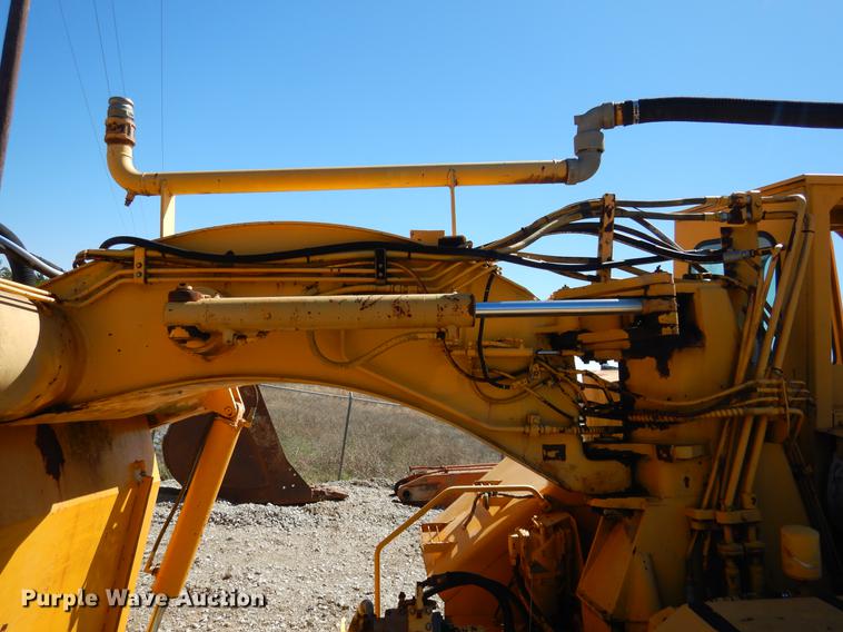 image for item DE8537 John Deere 762 water wagon