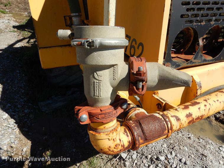 image for item DE8537 John Deere 762 water wagon