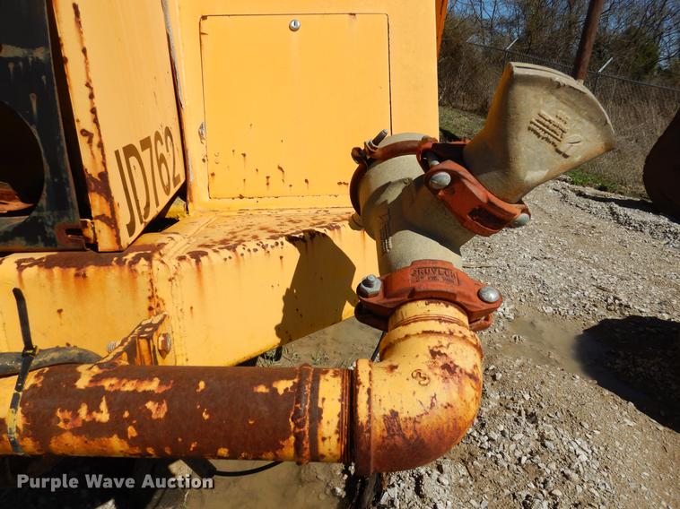 image for item DE8537 John Deere 762 water wagon