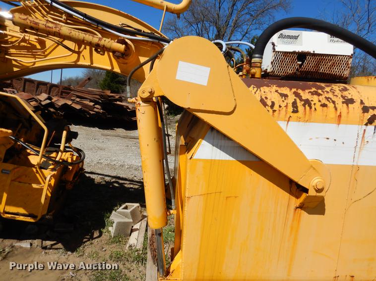 image for item DE8537 John Deere 762 water wagon