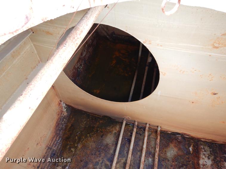 image for item DE8537 John Deere 762 water wagon