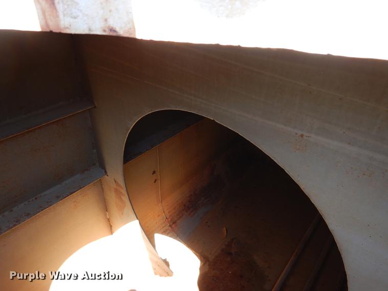 image for item DE8537 John Deere 762 water wagon