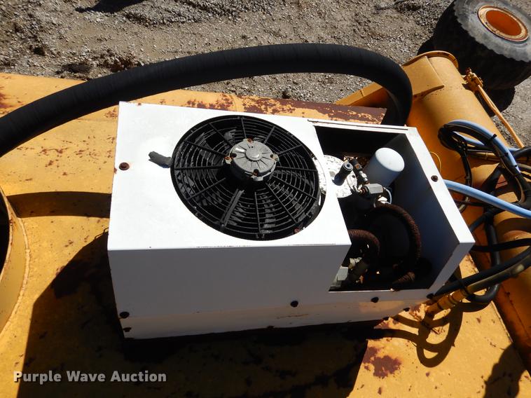 image for item DE8537 John Deere 762 water wagon