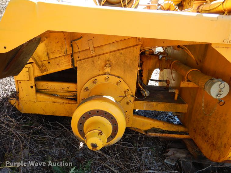 image for item DE8537 John Deere 762 water wagon