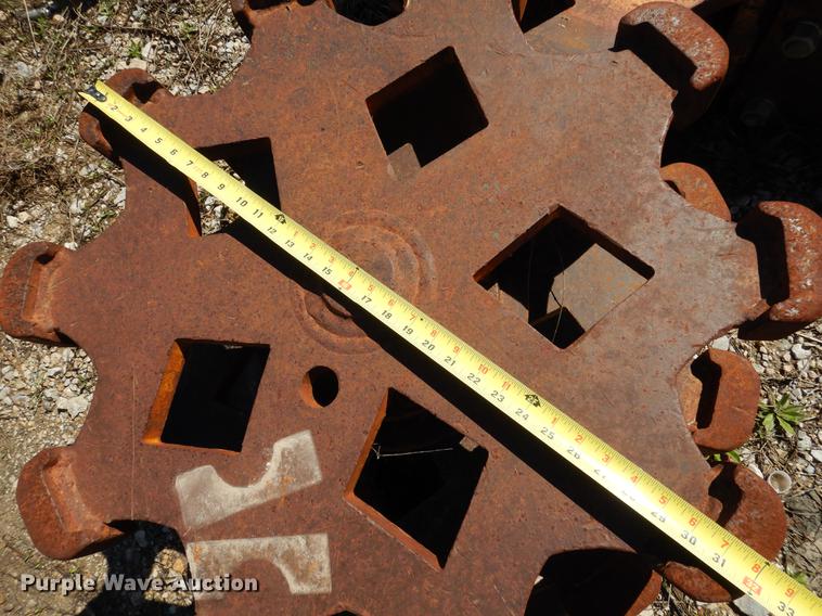 image for item DE8539 American Compaction DC-18B excavator wheel