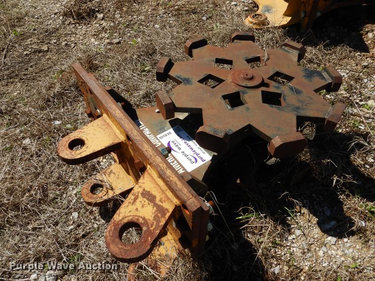 image for item DE8540 American Compaction DC-12B excavator wheel