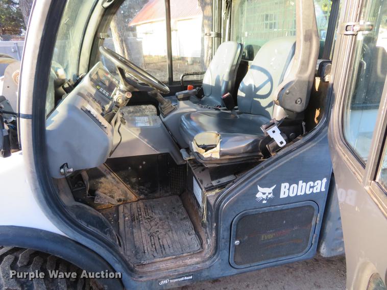 image for item DE8840 2004 Bobcat Toolcat 5600 utility work machine