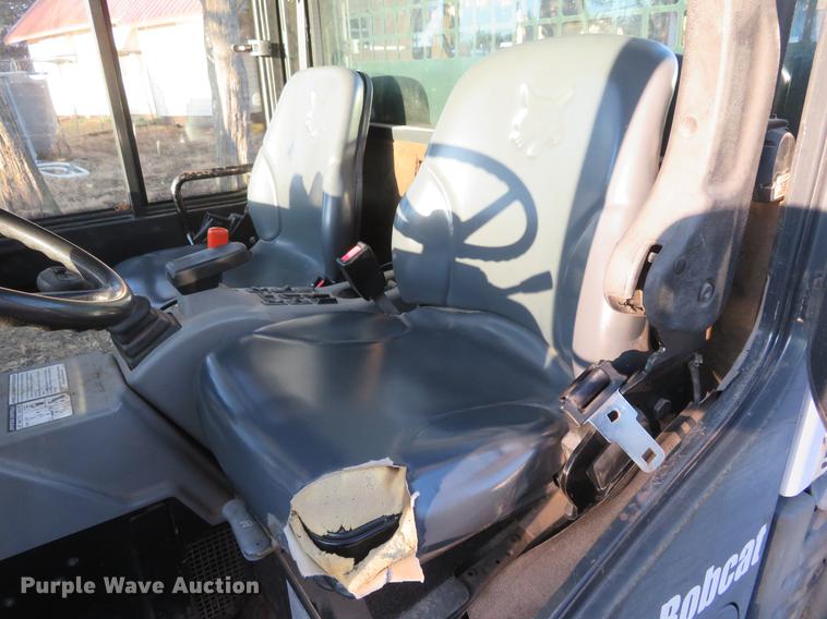 image for item DE8840 2004 Bobcat Toolcat 5600 utility work machine