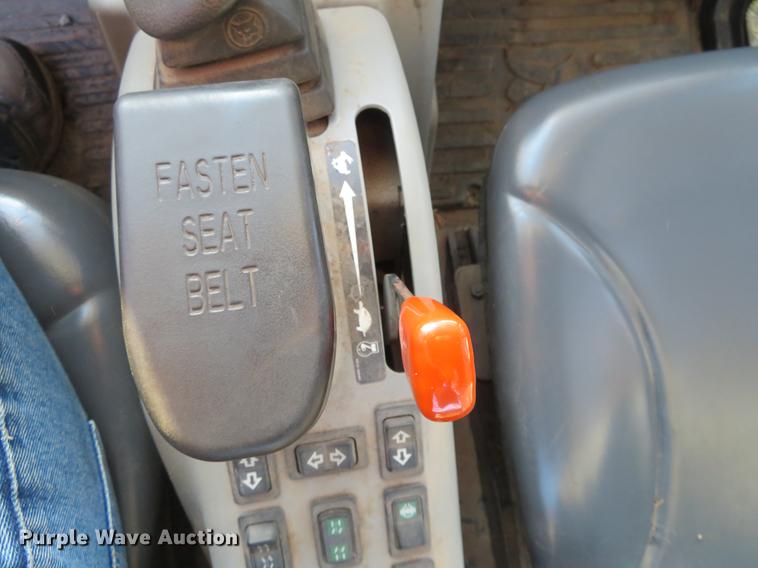 image for item DE8840 2004 Bobcat Toolcat 5600 utility work machine