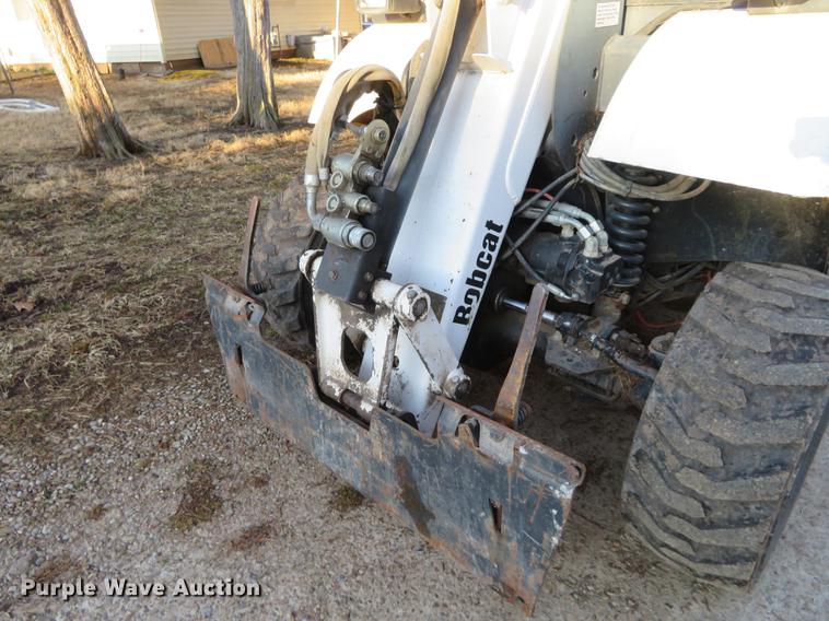 image for item DE8840 2004 Bobcat Toolcat 5600 utility work machine