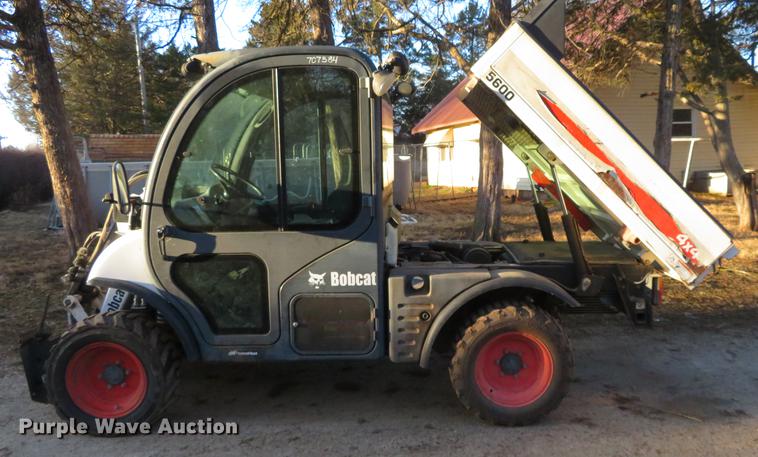 image for item DE8840 2004 Bobcat Toolcat 5600 utility work machine