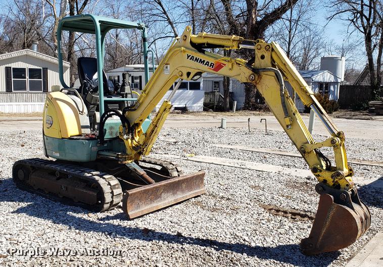 image for item DF3334 2007 Yanmar VIO27-3 mini excavator