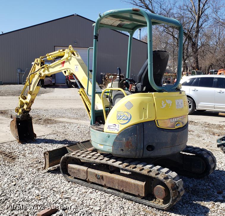 image for item DF3334 2007 Yanmar VIO27-3 mini excavator