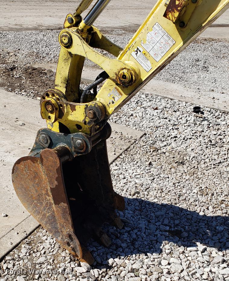 image for item DF3334 2007 Yanmar VIO27-3 mini excavator