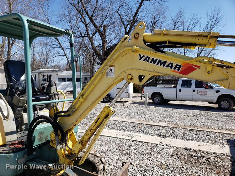 image for item DF3334 2007 Yanmar VIO27-3 mini excavator
