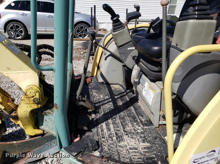 image for item DF3334 2007 Yanmar VIO27-3 mini excavator