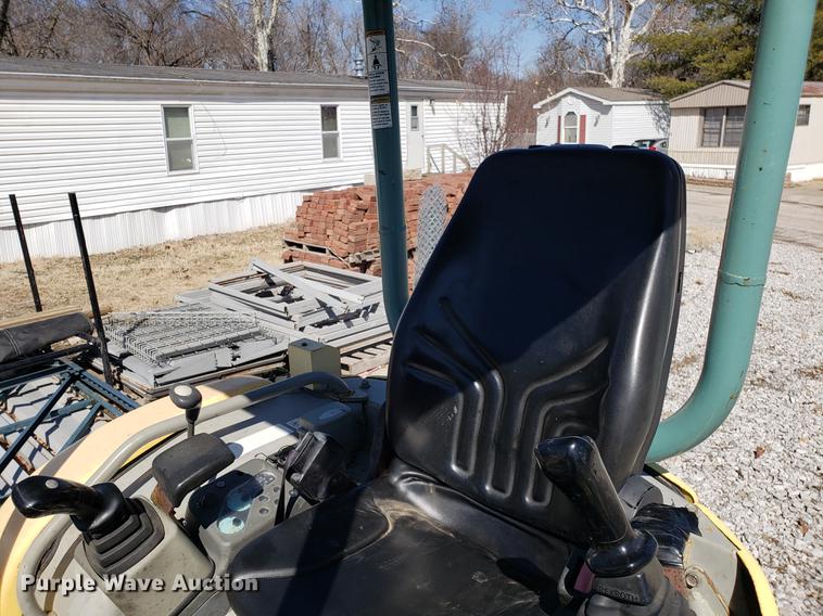 image for item DF3334 2007 Yanmar VIO27-3 mini excavator