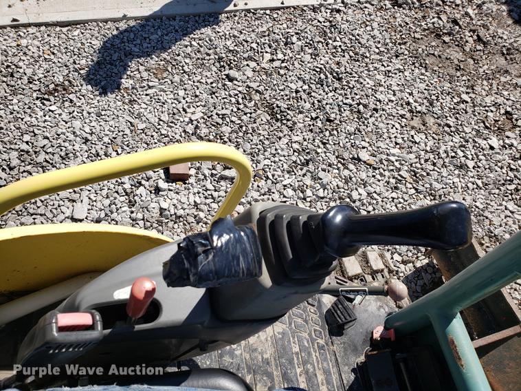 image for item DF3334 2007 Yanmar VIO27-3 mini excavator