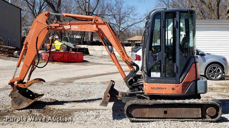 image for item DF3335 2008 Hitachi ZX35U mini excavator