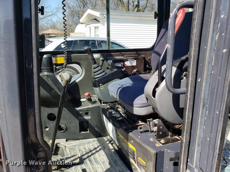 image for item DF3335 2008 Hitachi ZX35U mini excavator