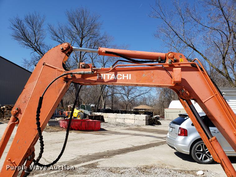 image for item DF3335 2008 Hitachi ZX35U mini excavator
