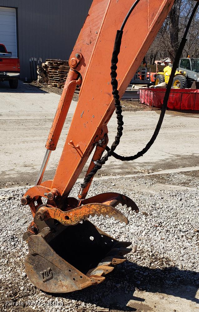 image for item DF3335 2008 Hitachi ZX35U mini excavator