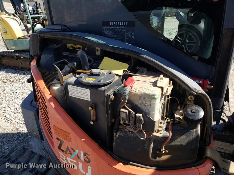 image for item DF3335 2008 Hitachi ZX35U mini excavator