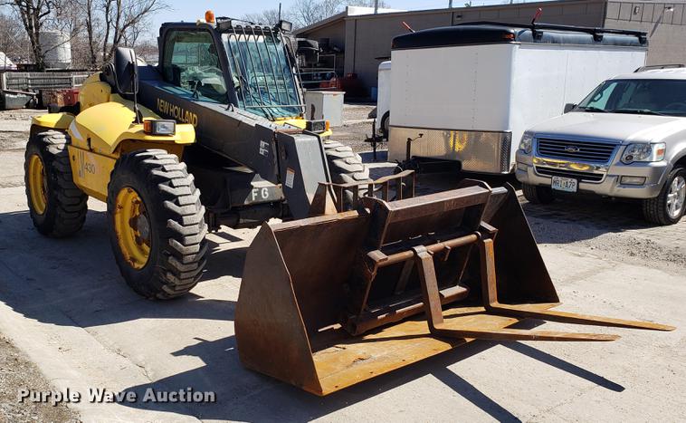 image for item DF3336 New Holland LM430 telehandler