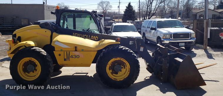 image for item DF3336 New Holland LM430 telehandler