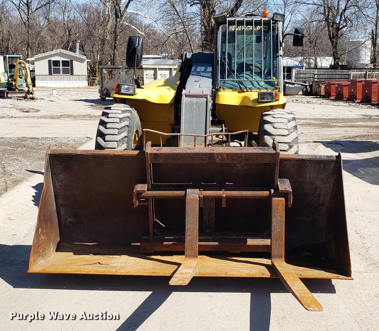 image for item DF3336 New Holland LM430 telehandler